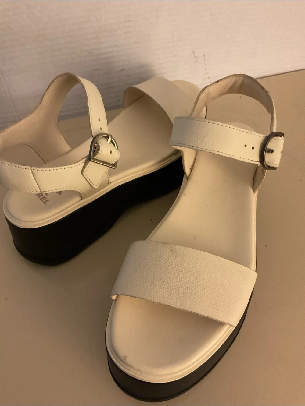 Sorel women crème leather platform wedge sandals US 8